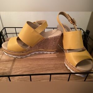 NWOT Andrew Marc yellow platform sandals